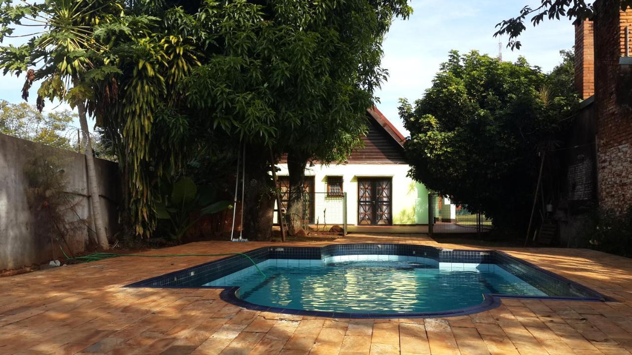 Casa Folks - Bed And Breakfast Puerto Iguazú Exterior foto